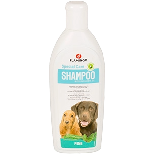 Dog shampoo with pine extract and macadamia oil