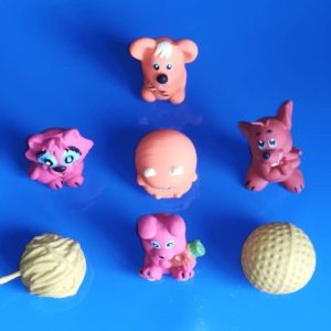 Assorted mini latex dog toys, 6–8 cm (7 pieces)